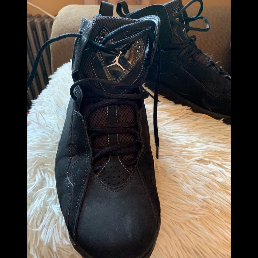 Basketball sneakers